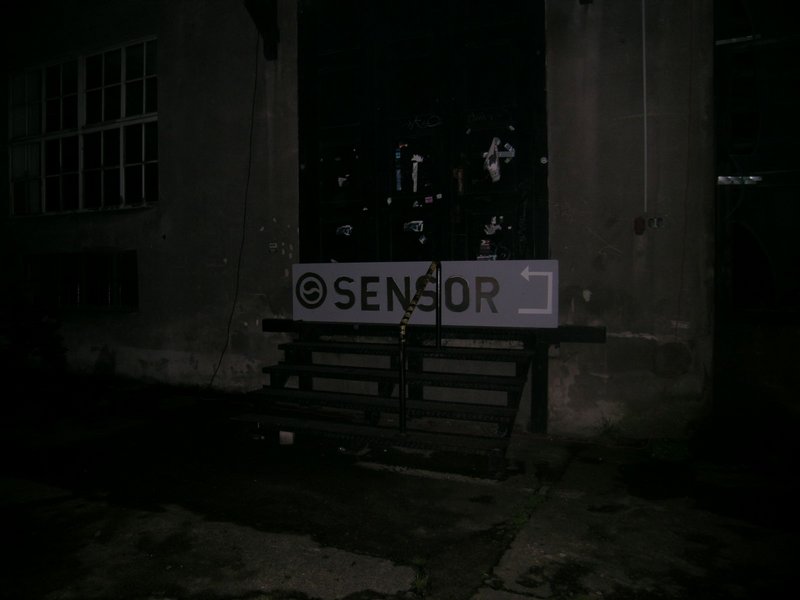 File:Sensor-club-entrance-2.JPG