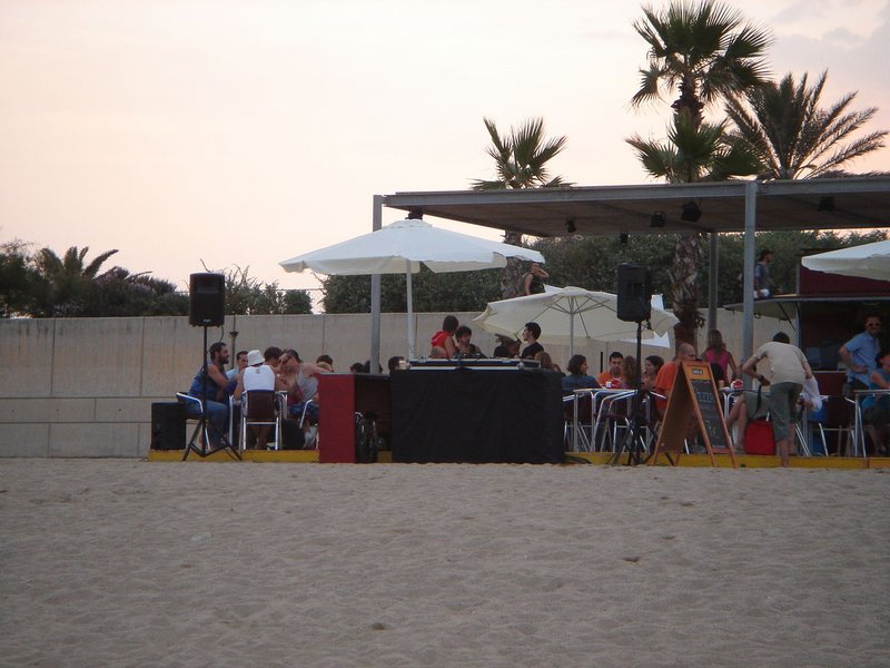 File:Beach-factor-16.6.2005-113.jpg