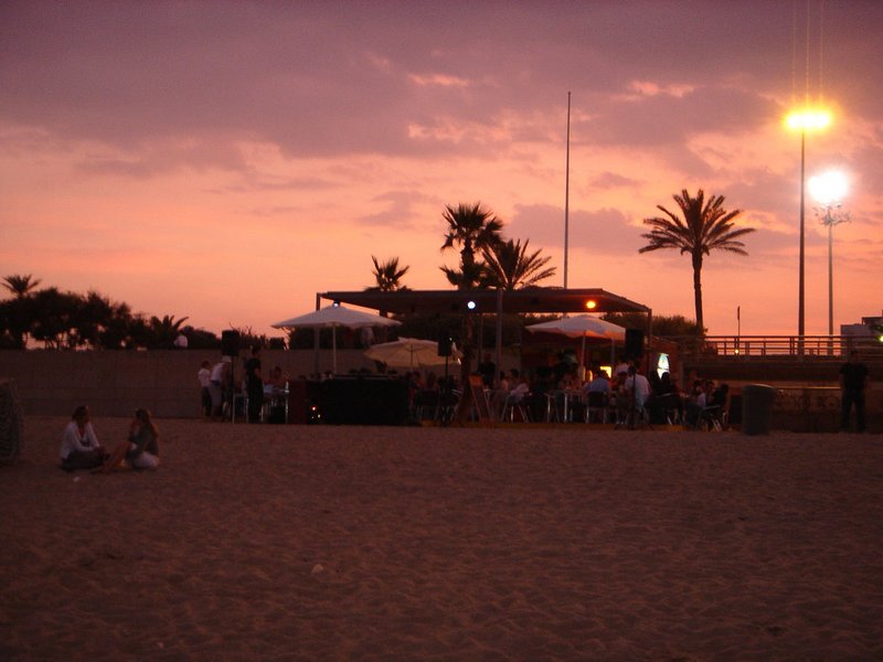 File:Beach-factor-16.6.2005-118.jpg