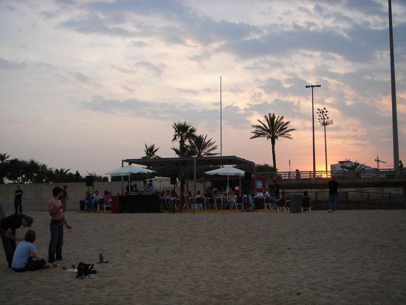 File:Beach-factor-16.6.2005-109.jpg