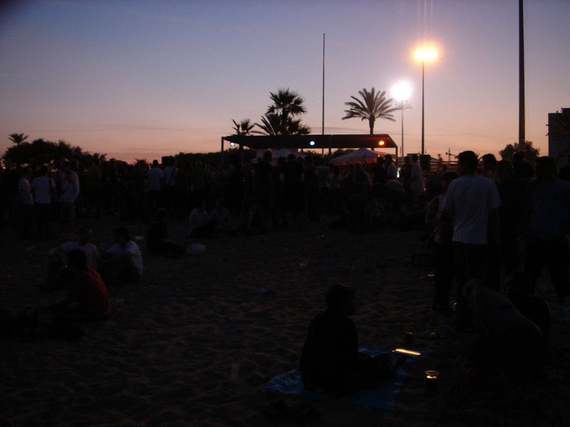 File:Beach-factor-17.6.2005-204.jpg