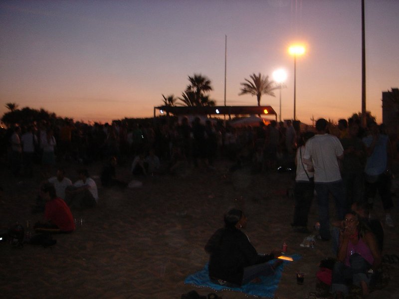 File:Beach-factor-17.6.2005-205.jpg