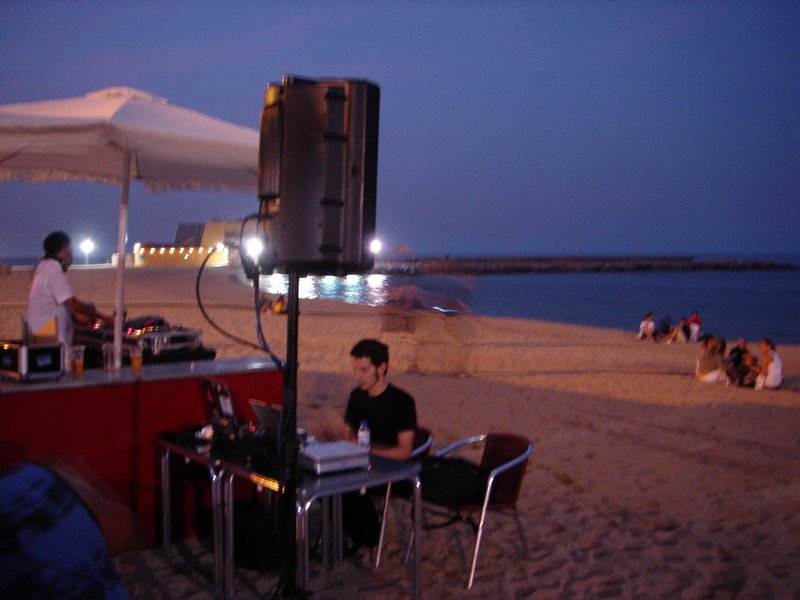 File:Beach-factor-16.6.2005-131.jpg