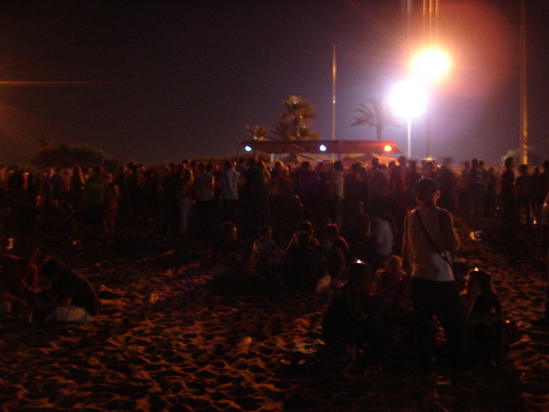 File:Beach-factor-17.6.2005-224.jpg