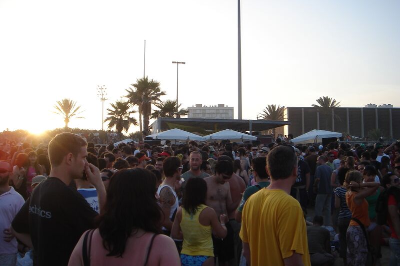 File:Sonar-17.6.2006-beach-DSC03234.jpg