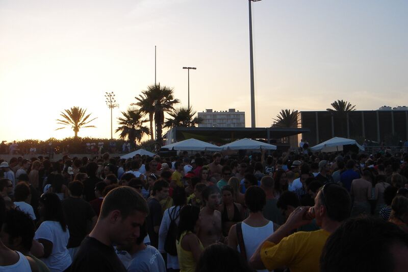 File:Sonar-17.6.2006-beach-DSC03236.jpg