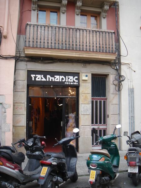 File:Tasmaniac-records-entrance.jpg