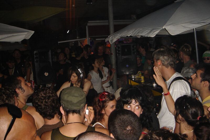 File:Sonar-16.6.2006-beach-DSC03168.jpg
