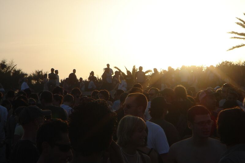File:Sonar-17.6.2006-beach-DSC03231.jpg