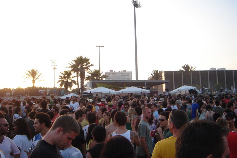 File:Sonar-17.6.2006-beach-DSC03237.jpg