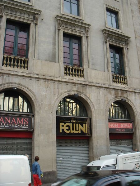 File:Fellini-entrance-by-day.jpg