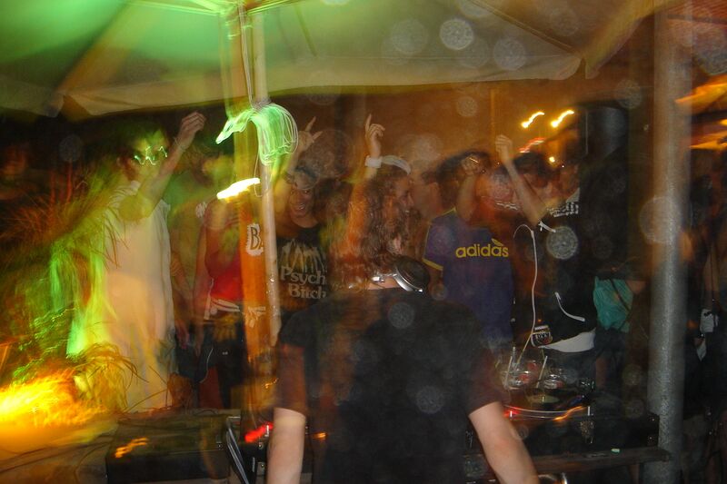 File:Sonar-17.6.2006-beach-DSC03270.jpg
