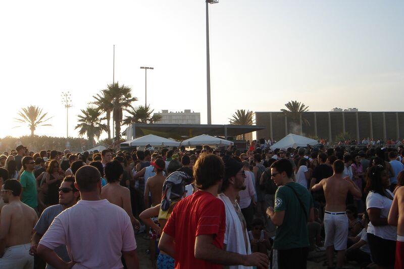 File:Sonar-17.6.2006-beach-DSC03216.jpg