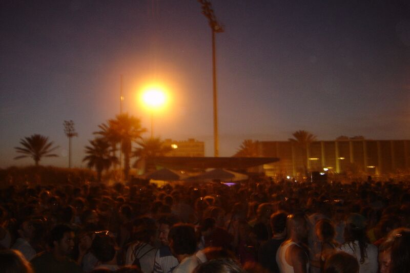 File:Sonar-17.6.2006-beach-DSC03241.jpg