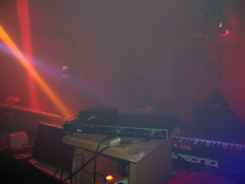 File:Sensor-club-liveact-5.jpg