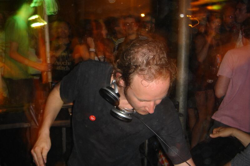 File:Sonar-17.6.2006-beach-DSC03272.jpg