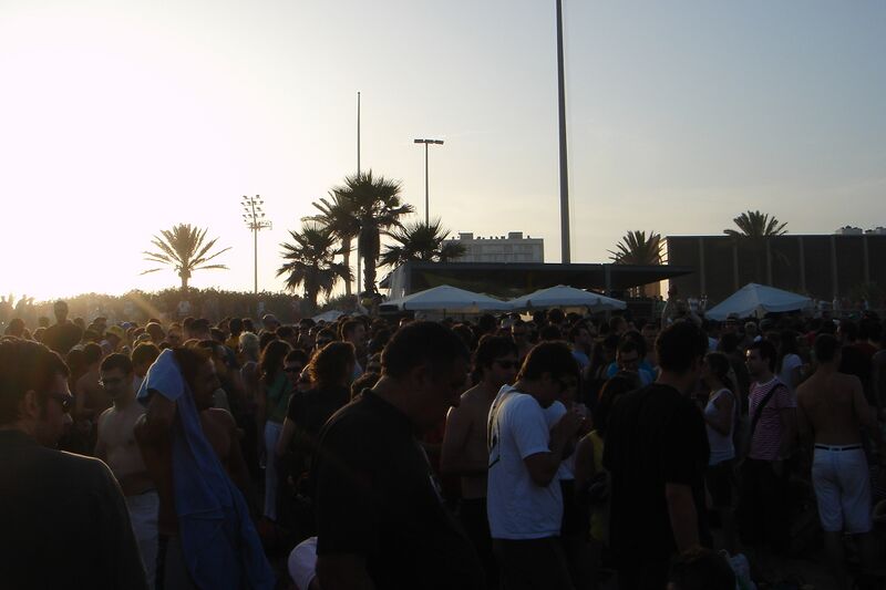 File:Sonar-17.6.2006-beach-DSC03221.jpg