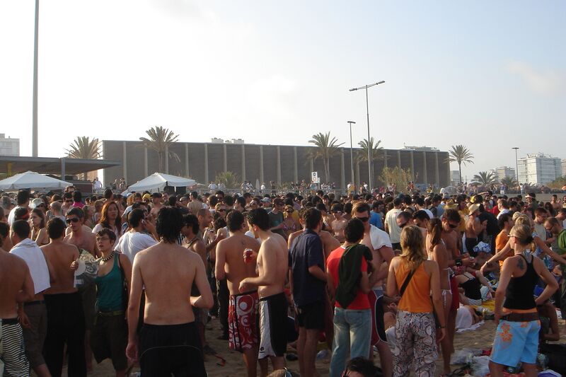 File:Sonar-17.6.2006-beach-DSC03205.jpg