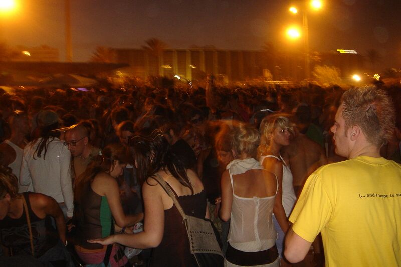 File:Sonar-17.6.2006-beach-DSC03245.jpg