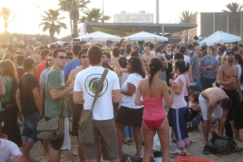 File:Sonar-17.6.2006-beach-DSC03226.jpg