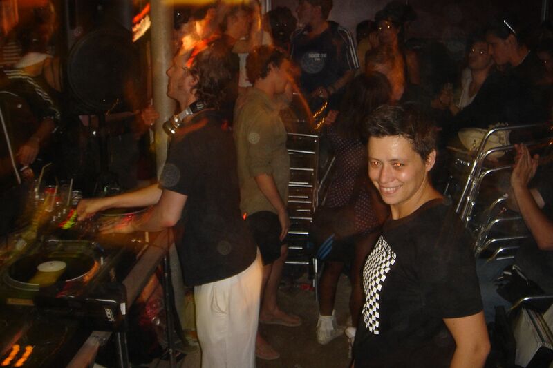 File:Sonar-17.6.2006-beach-DSC03267.jpg