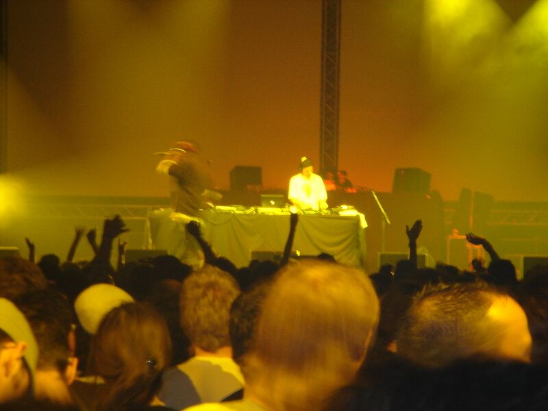 File:Sonar-16.6.2006-night-volk-DSC04562.jpg