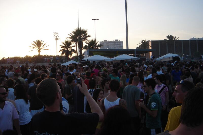 File:Sonar-17.6.2006-beach-DSC03235.jpg